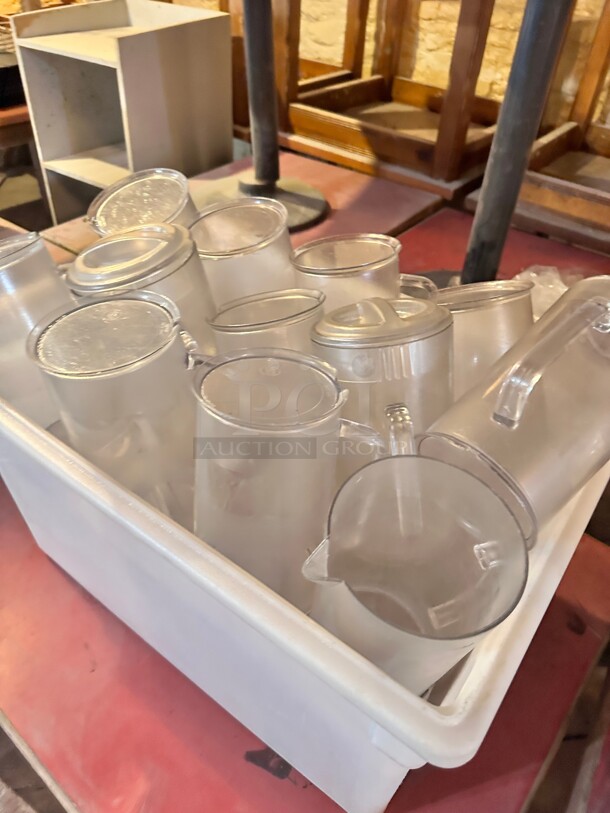 One Lot of Cambro PC64CW 64 oz. Customizable Covered Plastic Pitcher - Image 1 of 2