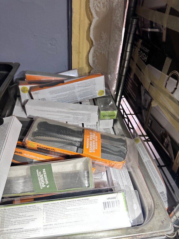 One Lot Of Assorted Knife and Steak Knife - Image 1 of 5