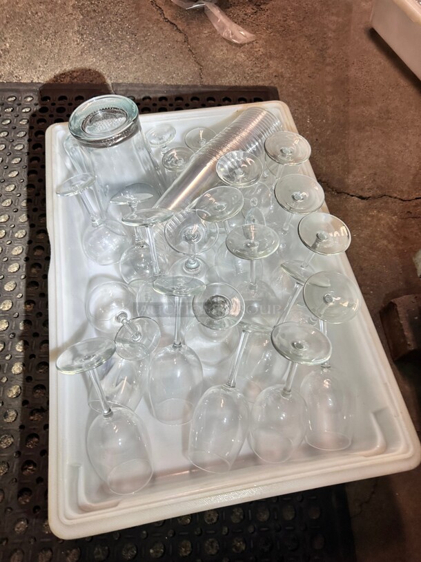 One Lot Of Champaign Glass - Image 2 of 3