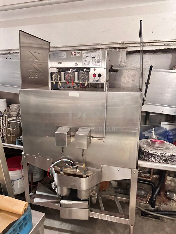 ADS Double Rack Low Temperature Chemical Sanitizing Pass Through Dishwasher - 115V Wokring - Image 8 of 8