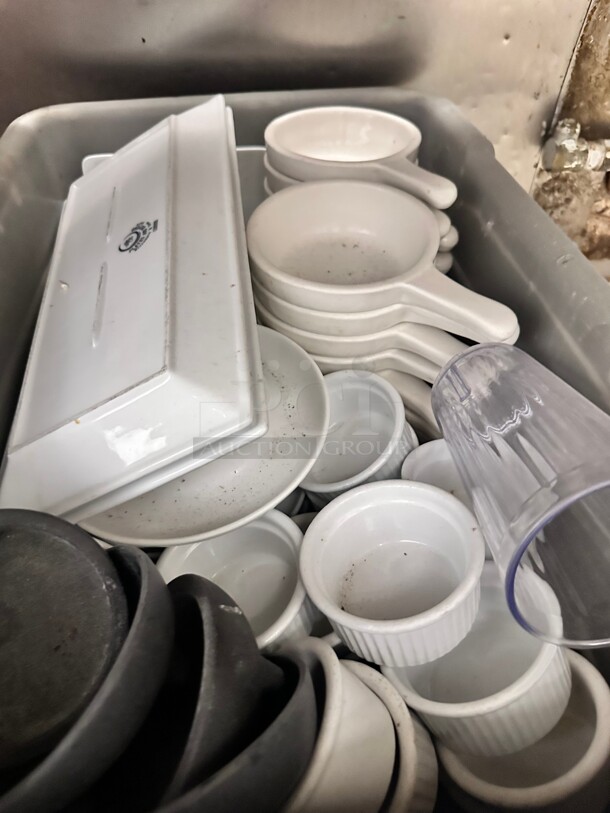 One Lot Of Serving Bowls and Plates - Image 1 of 3