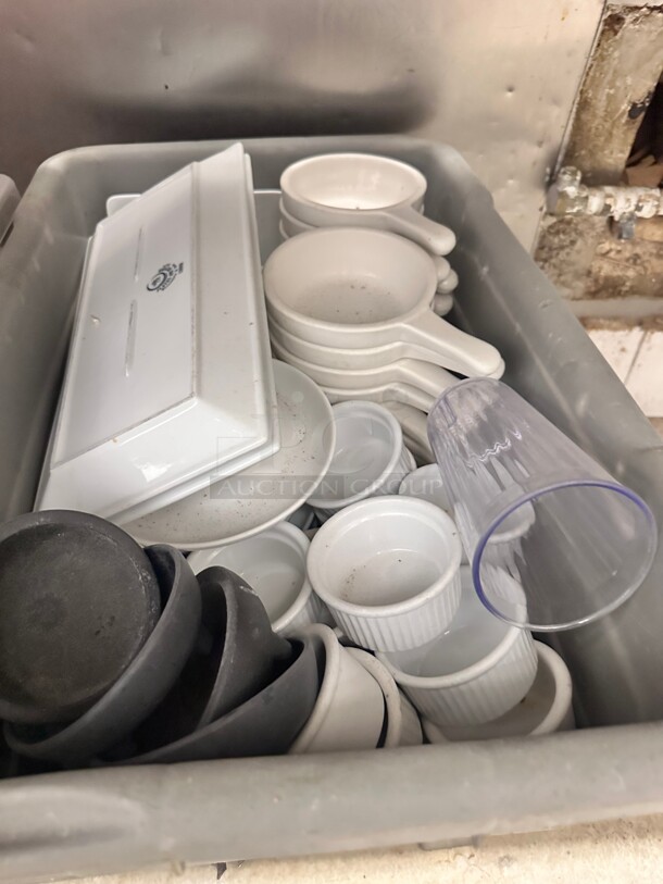 One Lot Of Serving Bowls and Plates - Image 3 of 3