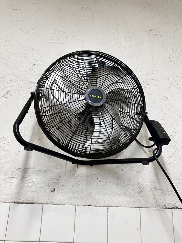 Stanley Floor Fan - Image 3 of 3