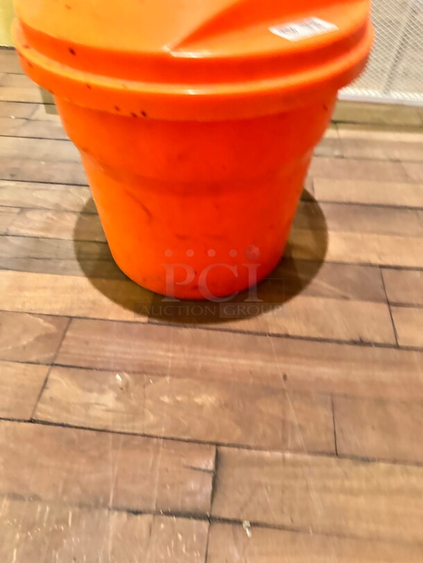 Dynamic E004 Manual Salad Spinner - 5 gal Capacity, Dries 6 to 8 Heads of Lettuce Working - Image 6 of 6