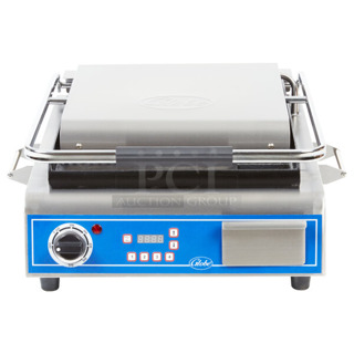 BRAND NEW SCRATCH AND DENT! Globe GPG14DStainless Steel Commercial Countertop Panini Press. 120 Volts, 1 Phase. Tested and Working!
