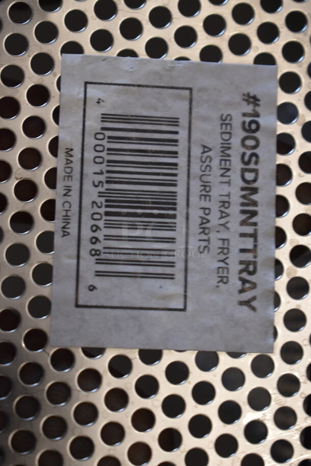 5 Various BRAND NEW SCRATCH AND DENT! Items Including Two 190FB1375 13 1/4" x 5 5/8" x 5 5/8" Fryer Basket with Front Hook, Two 3511005190 Cooking Performance Group 3511005190 13 1/2" x 7" x 5 3/8" Fryer Basket with Front Hook for CF15 and CF30 Countertop Fryers, 190SDMHTTRAY 14" x 12 1/4" x 6 1/2" Fryer Sediment Tray. 5 Times Your Bid!  - Image 7 of 7