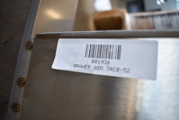 BRAND NEW SCRATCH AND DENT! True Refrigeration 881936 Bottom Drawer Assy - Image 6 of 6