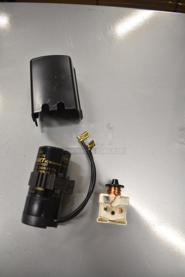 2 BRAND NEW SCRATCH AND DENT! Items; Vollrath 45750-1 7/16" Blade Assembly for Vollrath Redco French Fry Cutters, Black Piece. 2 Times Your Bid!  - Image 4 of 6