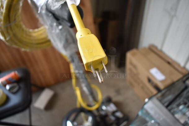 BRAND NEW SCRATCH AND DENT! 2024 Lavex 978LAVP17A 17" Single Speed Rotary Floor Machine - 175 RPM. 110-120 Volts, 1 Phase. Tested and Working! - Image 3 of 6