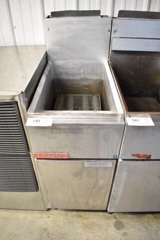 Cecilware FMP40 Stainless Steel Commercial Floor Style Natural Gas Powered Deep Fat Fryer. 