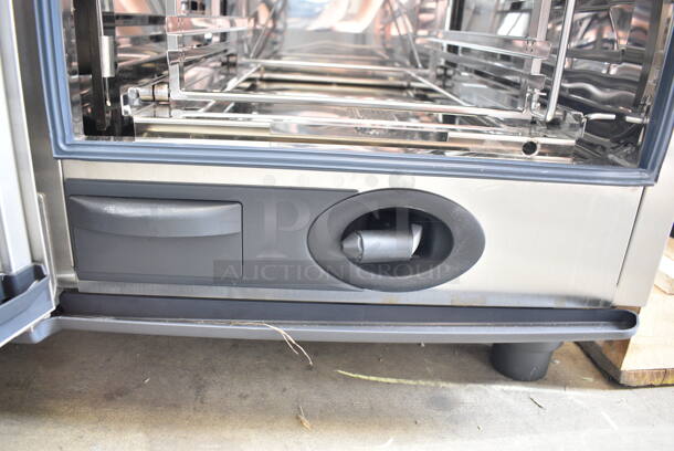 BRAND NEW! 2019 Rational SCC WE 101G Stainless Steel Commercial Countertop Natural Gas Powered Combi Convection Oven.  - Image 5 of 9