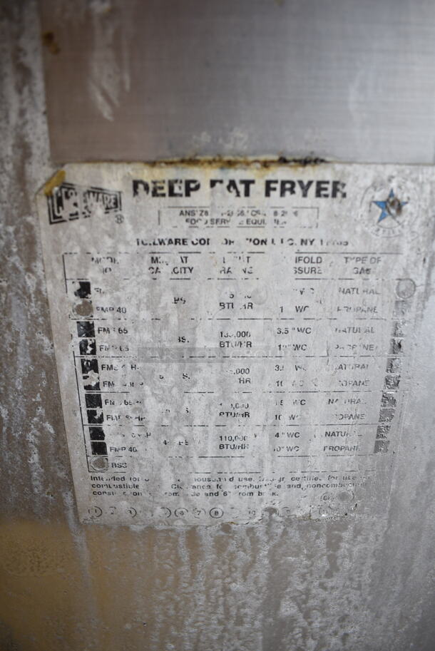 Cecilware FMP40 Stainless Steel Commercial Floor Style Natural Gas Powered Deep Fat Fryer.  - Image 4 of 6