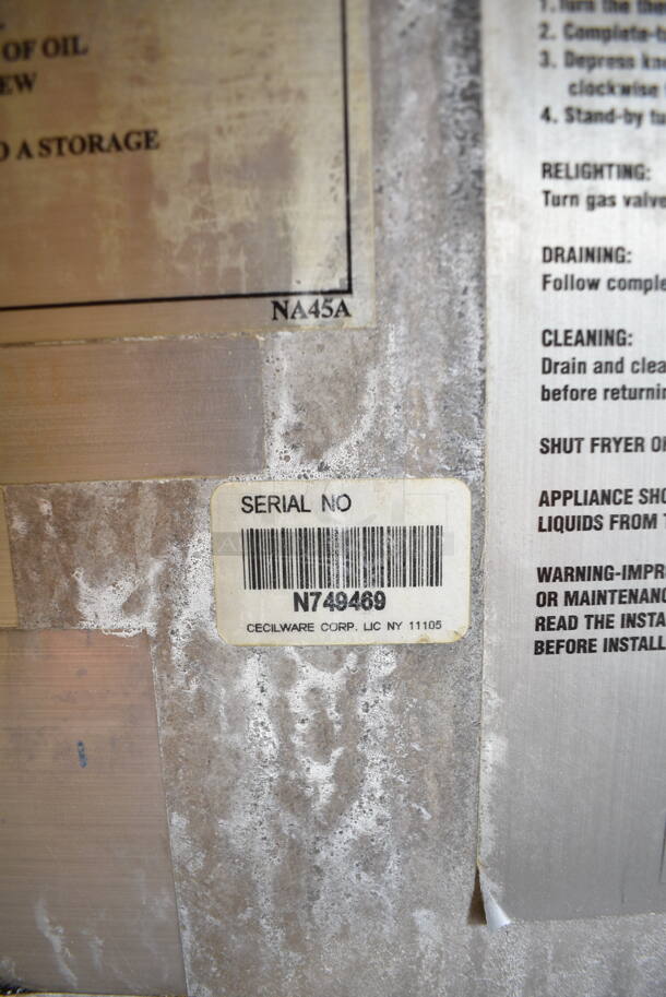 Cecilware FMP40 Stainless Steel Commercial Floor Style Natural Gas Powered Deep Fat Fryer.  - Image 5 of 6