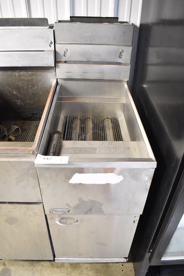 Pitco Frialator 40C+SS Stainless Steel Commercial Floor Style Natural Gas Powered Deep Fat Fryer. 105,000 BTU.  - Image 1 of 4
