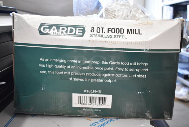BRAND NEW SCRATCH AND DENT! Garde 181FM8 Heavy-Duty Stainless Steel Rotary Food Mill with 3 Sieves - 8 Qt. Capacity - Image 3 of 4