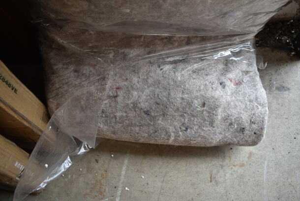 Pack of NEW Moving Blankets - Image 2 of 3