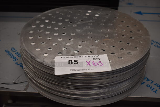 85 BRAND NEW SCRATCH AND DENT! American Metalcraft 18912P 12" Perforated Pizza Disk. 85 Times Your Bid! - Image 2 of 4
