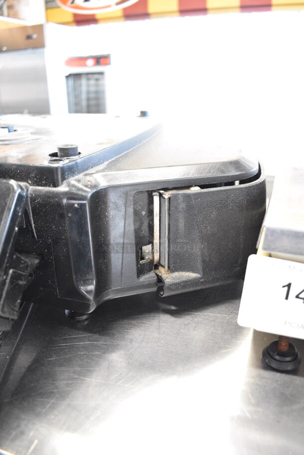 Hobart HTi Metal Commercial Countertop Food Portioning Scale. 120/208-240 Volts, 1 Phase. Tested and Working! - Image 4 of 9