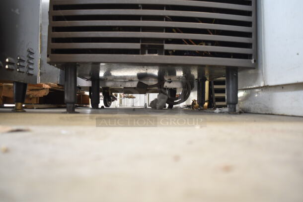 Manitowoc QY0214A Stainless Steel Commercial Undercounter Self Contained Ice Machine. 115 Volts, 1 Phase.  - Image 4 of 5