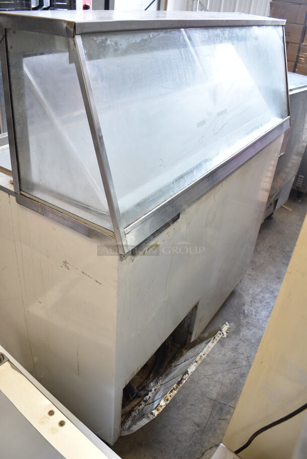 8HR Metal Commercial Floor Style Ice Cream Dipping Cabinet. 115 Volts, 1 Phase. Tested and Working! - Image 4 of 6