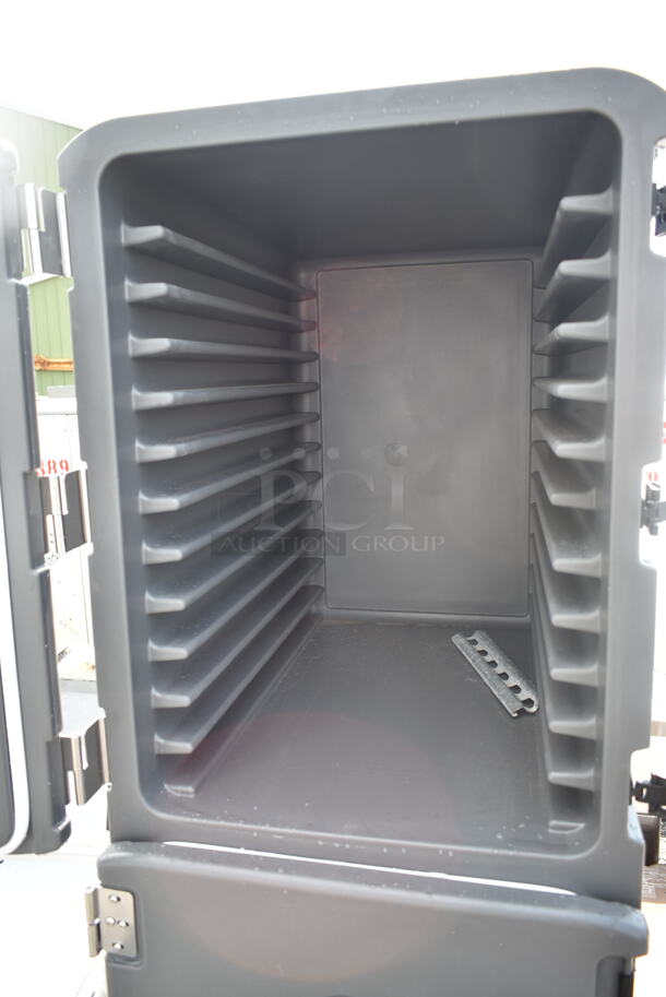 BRAND NEW SCRATCH AND DENT! Cambro 1826DTC Camcarts Charcoal Gray Insulated Sheet Pan Carrier on Commercial Casters.  - Image 4 of 7