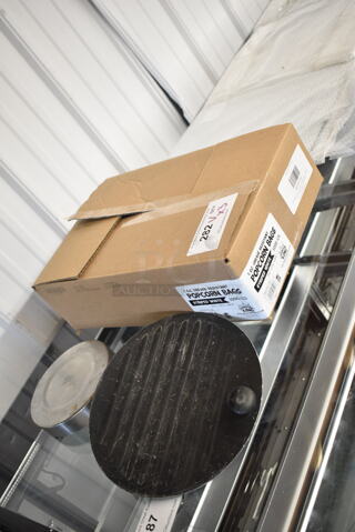 3 BRAND NEW SCRATCH AND DENT! Items; 38020531M Carnival King 3 1/2" x 2 1/4" x 8 1/4" 1 oz. Popcorn Bag - 1000/Case, 2 Metal Pieces. 3 Times Your Bid! 
