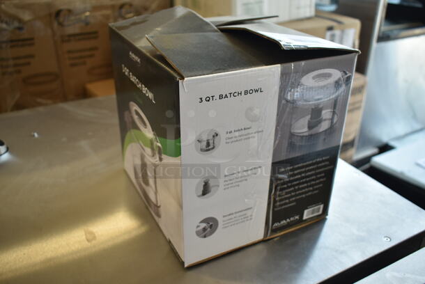 BRAND NEW SCRATCH AND DENT! AvaMix 9283BLCL34 3 Qt. Clear Plastic Bowl and Smooth "S" Blade for 1 hp Food Processors - Image 3 of 4