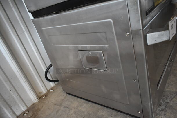 Panasonic NE-3280 Stainless Steel Commercial Countertop Microwave Oven. 208/230 Volts, 1 Phase.  - Image 3 of 4