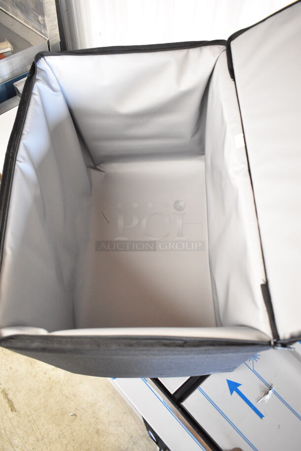 BRAND NEW SCRATCH AND DENT! Sterno Black Insulated Food Carrying Bag.  - Image 5 of 5