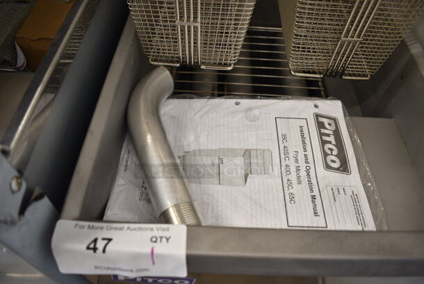 BRAND NEW SCRATCH AND DENT! 2024 Pitco Frialator 35C+S Stainless Steel Commercial Floor Style Liquid Propane 35-40 lb. Stainless Steel Floor Fryer w/ 2 Metal Fry Baskets. 90,000 BTU.  - Image 3 of 8