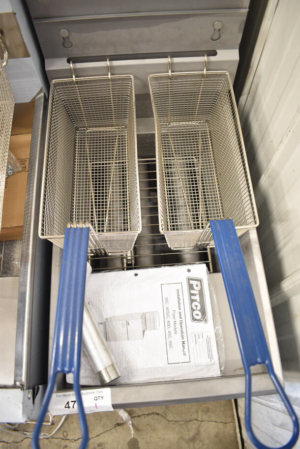 BRAND NEW SCRATCH AND DENT! 2024 Pitco Frialator 35C+S Stainless Steel Commercial Floor Style Liquid Propane 35-40 lb. Stainless Steel Floor Fryer w/ 2 Metal Fry Baskets. 90,000 BTU.  - Image 4 of 8