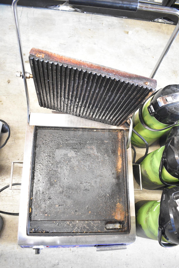 Globe GPGS14D Stainless Steel Commercial Countertop Electric Powered Panini Press. 120 Volts, 1 Phase. Tested and Working! - Image 2 of 5