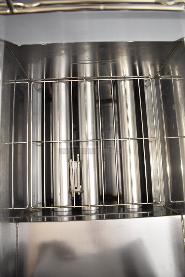 BRAND NEW SCRATCH AND DENT! 2023 Frymaster Dean SR142GN Stainless Steel Commercial Floor Style Natural Gas Powered 35-43 lb. Stainless Steel Floor Fryer w/ 2 Metal Fry Baskets. 105,000 BTU.  - Image 5 of 9
