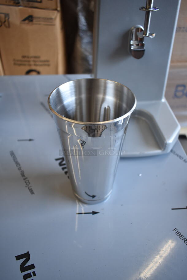 BRAND NEW SCRATCH AND DENT! Waring WDM120TX Metal Commercial Countertop Drink Mixer w/ Mixing Cup. 120 Volts, 1 Phase. Tested and Working! - Image 5 of 7