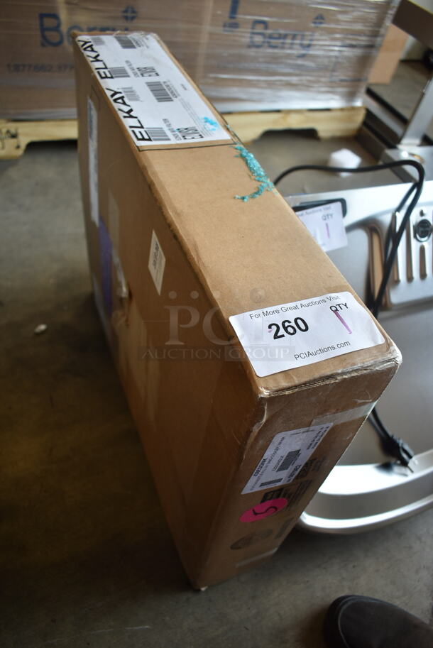 BRAND NEW SCRATCH AND DENT! Zurn Elkay ezH20 EZWSR Stainless Steel Non-Filtered Bottle Filling Station - Non-Refrigerated - Image 2 of 4