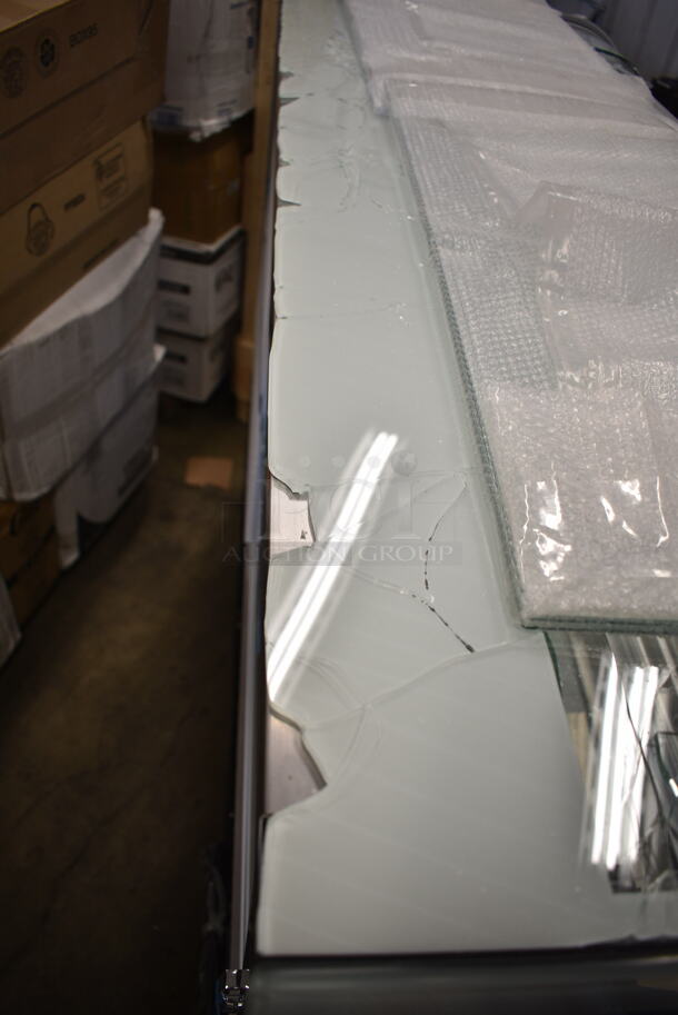 BRAND NEW SCRATCH AND DENT! Avantco 193BC60HCW Metal Commercial Floor Style 60" Curved Glass White Refrigerated Bakery Display Case on Commercial Casters. See Pictures for Glass Damage. 110-120 Volts, 1 Phase. Tested and Working! - Image 7 of 10