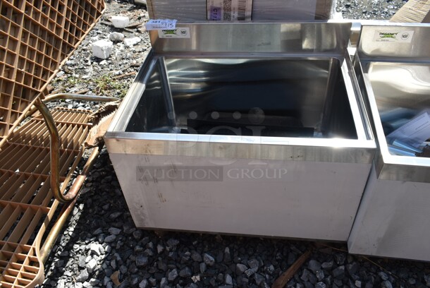 BRAND NEW SCRATCH AND DENT! Regency 600IB1824 18" x 24" Underbar Ice Bin - 77 lb. - Image 2 of 5