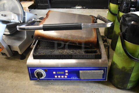 Globe GPGS14D Stainless Steel Commercial Countertop Electric Powered Panini Press. 120 Volts, 1 Phase. Tested and Working!