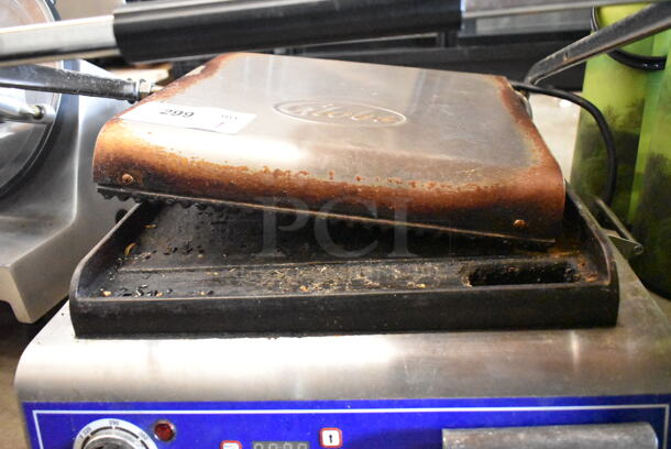 Globe GPGS14D Stainless Steel Commercial Countertop Electric Powered Panini Press. 120 Volts, 1 Phase. Tested and Working! - Image 5 of 5