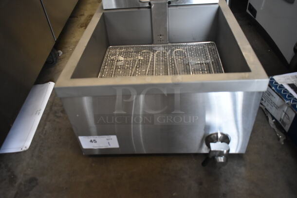 BRAND NEW SCRATCH AND DENT! Carnival King 382DFC44001 Stainless Steel Commercial Countertop 25 lb. Funnel Cake / Donut Fryer. 240 Volts, 1 Phase.  - Image 5 of 9