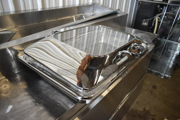 BRAND NEW SCRATCH AND DENT! Acopa Voyage 8 Qt. Full Size Stainless Steel Induction Chafer with Glass Top and Soft-Close Lid - Image 3 of 7