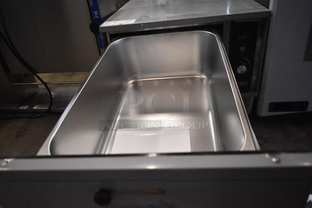 BRAND NEW SCRATCH AND DENT! 2024 ServIt 423WDNFS1 Stainless Steel Commercial Countertop Single Drawer Warming Drawer. 115 Volts, 1 Phase. Tested and Working! - Image 4 of 7