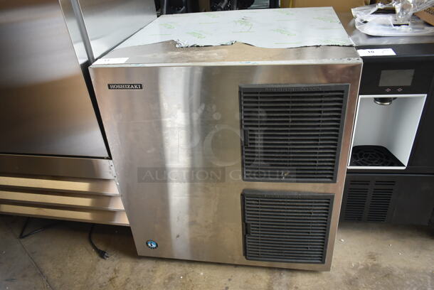 LIKE NEW! Hoshizaki KM-901MAJ Stainless Steel Commercial Crescent Cube Ice Machine - 950 lb. 208-230 Volts, 1 Phase.  - Image 2 of 7