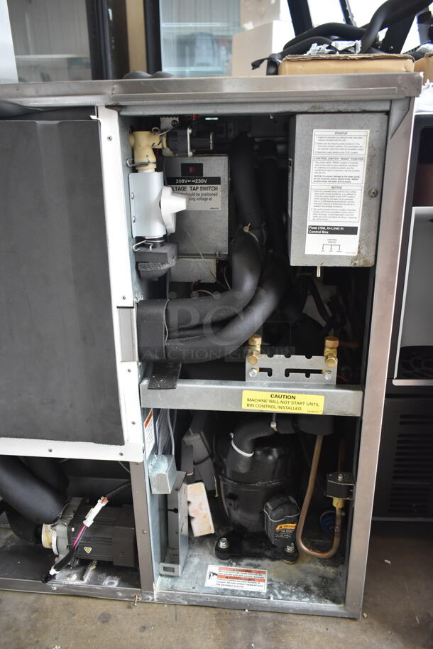 LIKE NEW! Hoshizaki KM-901MAJ Stainless Steel Commercial Crescent Cube Ice Machine - 950 lb. 208-230 Volts, 1 Phase.  - Image 5 of 7