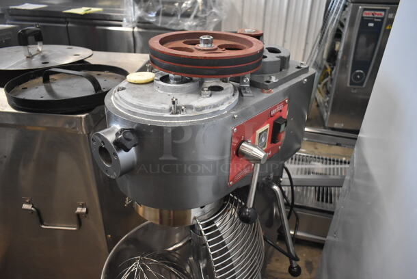 BRAND NEW SCRATCH AND DENT! Avantco 177MX40H Metal Commercial Floor Style 40 Quart Planetary Dough Mixer w/ Stainless Steel Mixing Bowl, Bowl Guard, Dough Hook, Paddle and Whisk Attachments. Missing Top Piece. 240 Volts, 1 Phase.   - Image 4 of 10