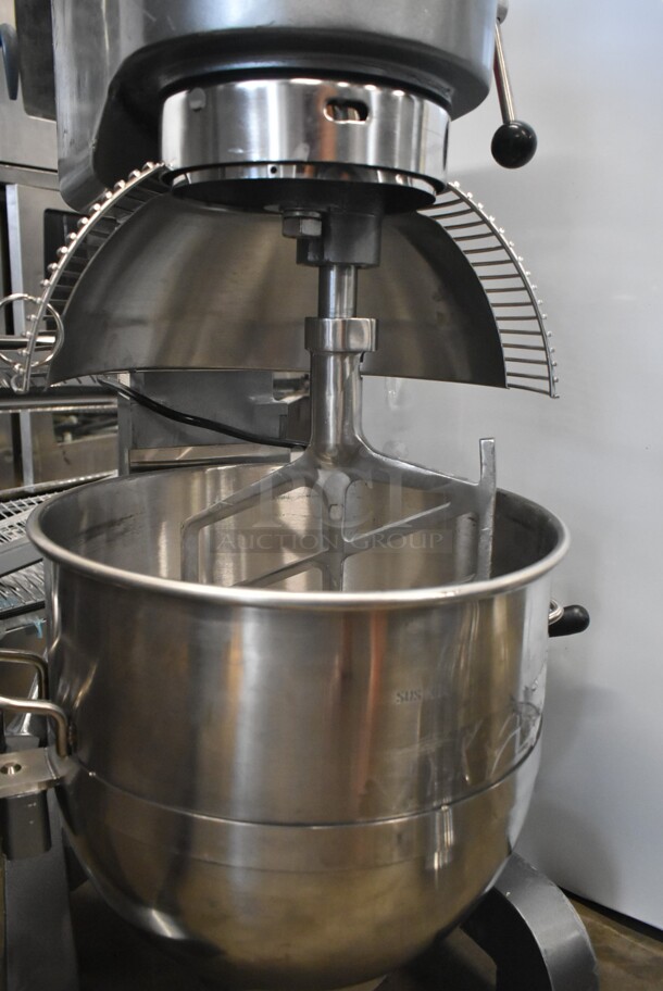 BRAND NEW SCRATCH AND DENT! Avantco 177MX40H Metal Commercial Floor Style 40 Quart Planetary Dough Mixer w/ Stainless Steel Mixing Bowl, Bowl Guard, Dough Hook, Paddle and Whisk Attachments. Missing Top Piece. 240 Volts, 1 Phase.   - Image 5 of 10