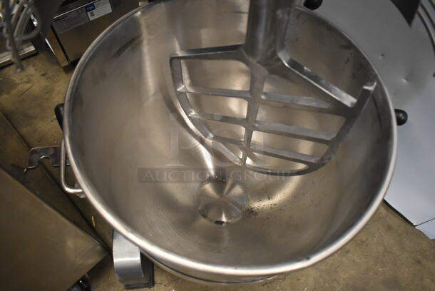 BRAND NEW SCRATCH AND DENT! Avantco 177MX40H Metal Commercial Floor Style 40 Quart Planetary Dough Mixer w/ Stainless Steel Mixing Bowl, Bowl Guard, Dough Hook, Paddle and Whisk Attachments. Missing Top Piece. 240 Volts, 1 Phase.   - Image 6 of 10
