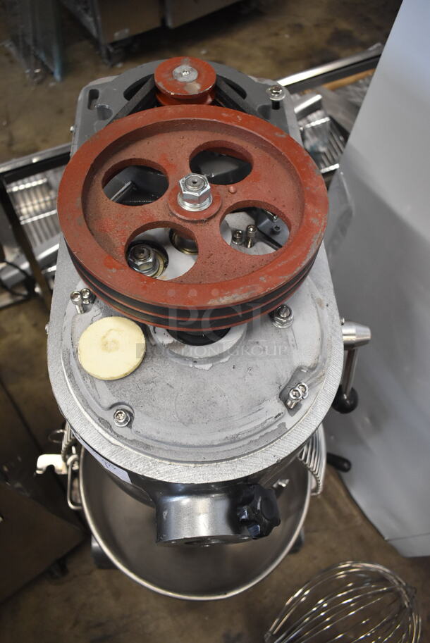 BRAND NEW SCRATCH AND DENT! Avantco 177MX40H Metal Commercial Floor Style 40 Quart Planetary Dough Mixer w/ Stainless Steel Mixing Bowl, Bowl Guard, Dough Hook, Paddle and Whisk Attachments. Missing Top Piece. 240 Volts, 1 Phase.   - Image 9 of 10