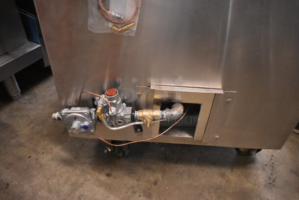 BRAND NEW SCRATCH AND DENT! Morni CS01 Stainless Steel Commercial Floor Style Propane Gas Powered Tandoor Tandoori Oven on Commercial Casters. 100,000 BTU.  - Image 10 of 12