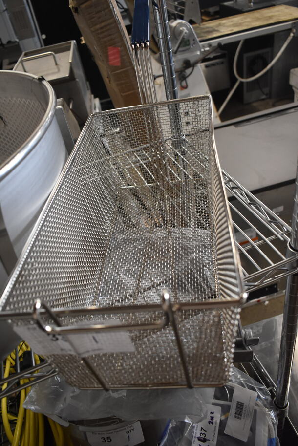 BRAND NEW SCRATCH AND DENT! Metal Fry Basket.  - Image 4 of 4